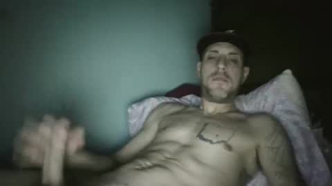 Snapshot of j_lion85 chatting on 11-06-25, 09:32 j_lion85 online show from 11-06-25, 09:32