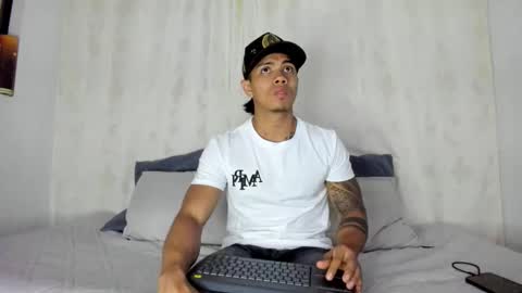 i am juan musiry independent model  online show from 02-11-25, 11:32