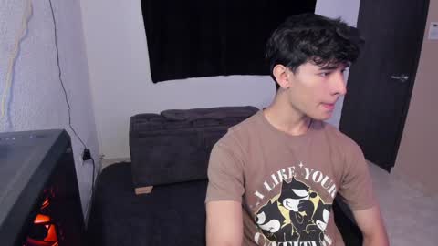 Snapshot of j_u_p_i_t_e_r chatting on 12-10-24, 12:05 Noah online show from 12-10-24, 12:05