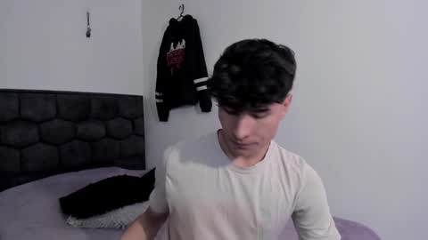 Snapshot of j_u_p_i_t_e_r chatting on 12-27-24, 04:10 Noah online show from 12-27-24, 04:10