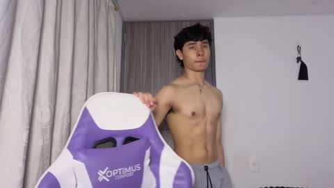 Snapshot of j_u_p_i_t_e_r chatting on 10-15-25, 03:34 Noah online show from 10-15-25, 03:34