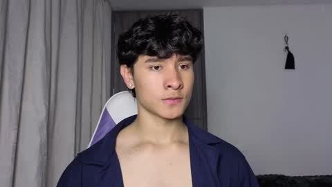 Snapshot of j_u_p_i_t_e_r chatting on 10-20-25, 04:40 Noah online show from 10-20-25, 04:40