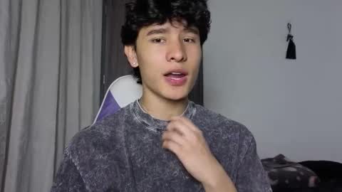 Snapshot of j_u_p_i_t_e_r chatting on 11-01-25, 11:18 Noah online show from 11-01-25, 11:18