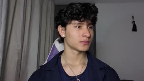 Snapshot of j_u_p_i_t_e_r chatting on 11-11-25, 10:10 Noah online show from 11-11-25, 10:10