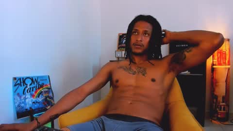 Snapshot of jaacksn chatting on 01-11-25, 01:11 jaacksn online show from 01-11-25, 01:11