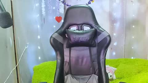 jade 18  online show from 02-26-25, 11:48