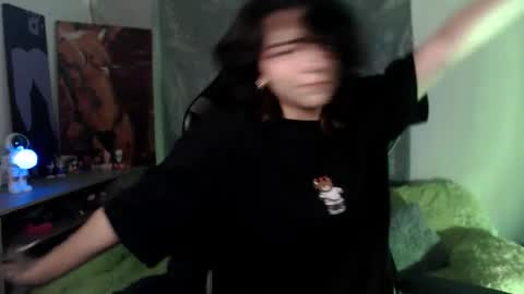 jade 18  online show from 09-11-25, 04:23