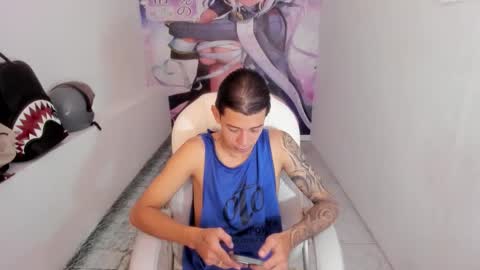 Snapshot of jaames_boy chatting on 03-09-26, 11:09 James Boy online show from 03-09-26, 11:09