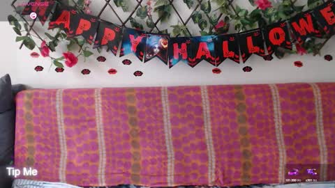 Snapshot of jack_emily11 chatting on 10-17-25, 05:04 Jack and Emily online show from 10-17-25, 05:04