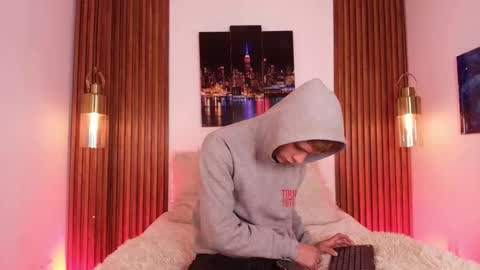 Snapshot of jack_frosst_ chatting on 12-01-25, 12:32 JACK online show from 12-01-25, 12:32