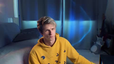 Snapshot of jack_frozt chatting on 05-18-26, 09:15 brestonsweet online show from 05-18-26, 09:15