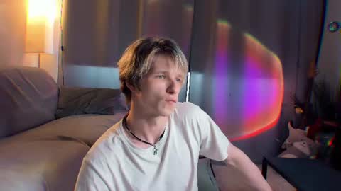 Snapshot of jack_frozt chatting on 06-11-26, 02:53 brestonsweet online show from 06-11-26, 02:53