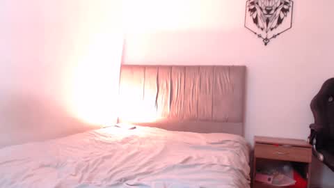 Snapshot of jack_master_muscle chatting on 01-06-25, 04:55 jack and leah online show from 01-06-25, 04:55