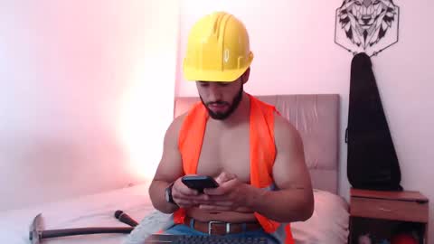 Snapshot of jack_master_muscle chatting on 01-16-25, 09:51 jack and leah online show from 01-16-25, 09:51