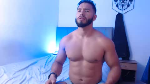 Snapshot of jack_master_muscle chatting on 02-10-25, 08:00 jack and leah online show from 02-10-25, 08:00