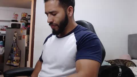 Snapshot of jack_master_muscle chatting on 02-26-25, 03:32 jack and leah online show from 02-26-25, 03:32