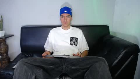 Snapshot of jack_norizz chatting on 01-08-25, 12:15 INDEPENDENT MODEL online show from 01-08-25, 12:15