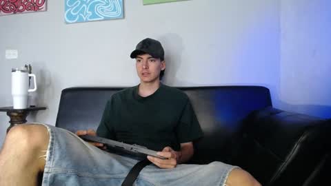 Snapshot of jack_norizz chatting on 01-14-25, 02:22 INDEPENDENT MODEL online show from 01-14-25, 02:22