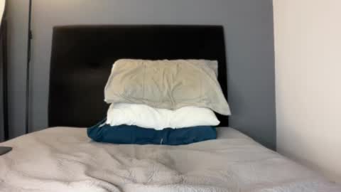 INDEPENDENT MODEL online show from 03-21-26, 12:15