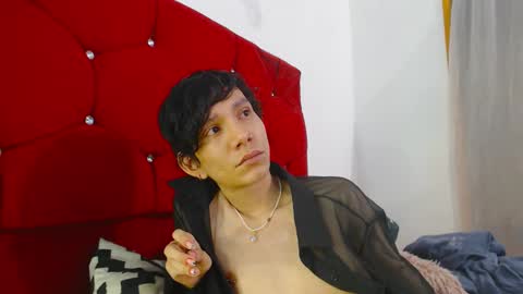 Snapshot of jack_s21 chatting on 03-08-26, 02:04 Laick online show from 03-08-26, 02:04