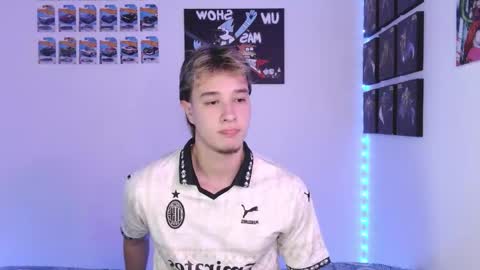 Snapshot of jack_walker190 chatting on 10-23-25, 04:12 J online show from 10-23-25, 04:12