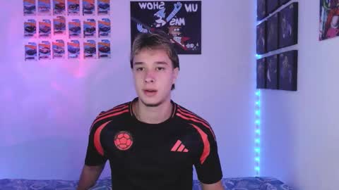 Snapshot of jack_walker190 chatting on 11-12-25, 07:31 J online show from 11-12-25, 07:31