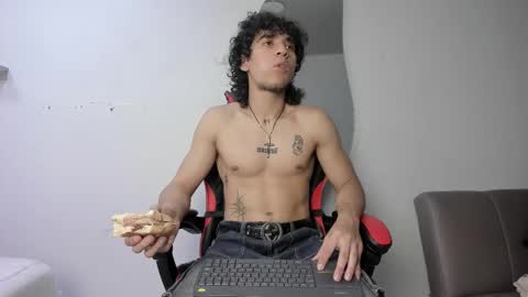 Snapshot of jackestaylor chatting on 11-13-25, 05:39 Jackes Taylor online show from 11-13-25, 05:39