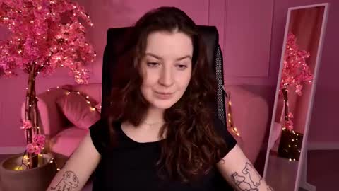 Snapshot of jackiebard chatting on 09-25-25, 01:48 Jackie Byrd online show from 09-25-25, 01:48