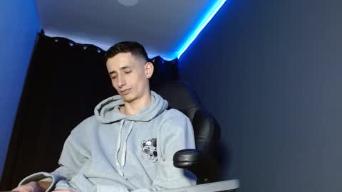 Snapshot of jackk_ho chatting on 12-17-24, 06:02 Jack online show from 12-17-24, 06:02