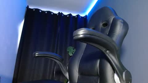 Snapshot of jackk_ho chatting on 12-17-24, 12:11 Jack online show from 12-17-24, 12:11