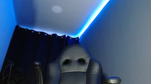 Snapshot of jackk_ho chatting on 12-22-24, 05:56 Jack online show from 12-22-24, 05:56