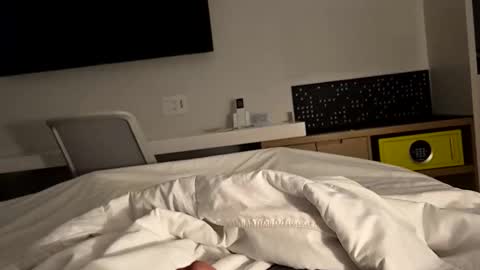 Snapshot of jackpowers33 chatting on 12-17-25, 03:29 Jack online show from 12-17-25, 03:29