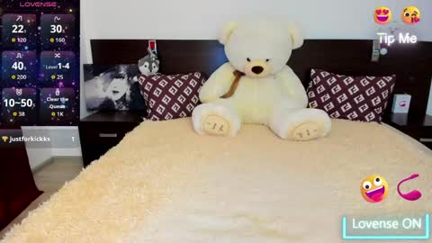 Snapshot of jacksallyevans chatting on 04-17-26, 04:37 sallyevans online show from 04-17-26, 04:37