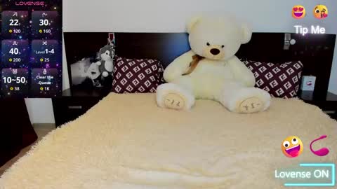 Snapshot of jacksallyevans chatting on 05-05-26, 04:42 sallyevans online show from 05-05-26, 04:42