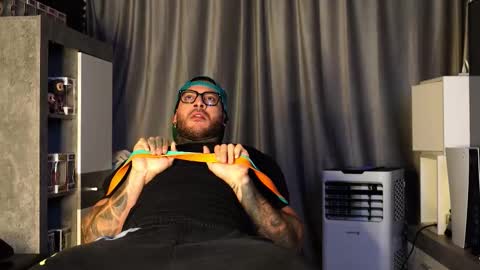 Snapshot of jackson__cottonwood chatting on 10-19-25, 02:40 JC online show from 10-19-25, 02:40