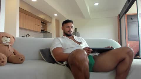 Jackson Wayne online show from 11-04-25, 01:32