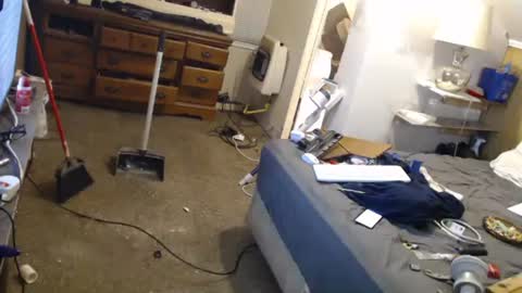 Snapshot of jacksonmale1974 chatting on 12-31-24, 12:32 funtimes49203 online show from 12-31-24, 12:32