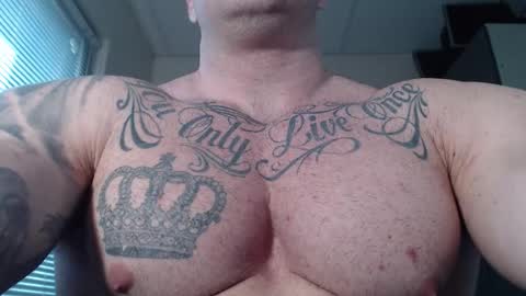 Snapshot of jackyhuge chatting on 11-12-25, 11:21 Jacky online show from 11-12-25, 11:21