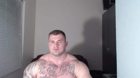 Snapshot of jackyhuge chatting on 11-12-25, 11:36 Jacky online show from 11-12-25, 11:36