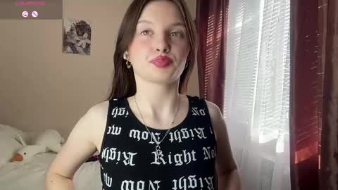 Snapshot of jaclynmalcolm chatting on 06-07-26, 04:05 Lillian online show from 06-07-26, 04:05