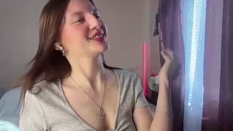 Snapshot of jaclynmalcolm chatting on 06-14-26, 05:09 Lillian online show from 06-14-26, 05:09