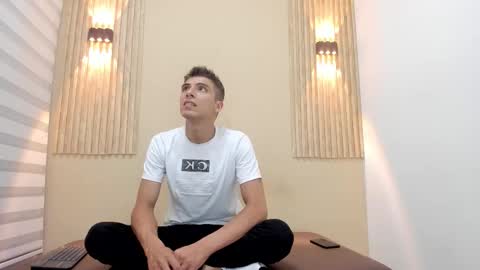 Snapshot of jacob_brandon chatting on 11-26-25, 10:44 JACOB online show from 11-26-25, 10:44