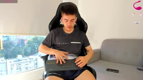 Snapshot of jacob_ferrer chatting on 03-13-26, 09:32 JACOB FERRER online show from 03-13-26, 09:32