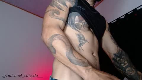 Michael Caicedo online show from 09-19-25, 03:19