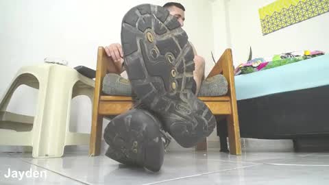 Jacob And Jayden online show from 02-01-25, 06:32