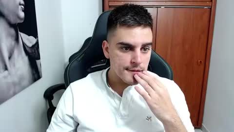 Snapshot of jacobjobs1 chatting on 06-11-26, 06:50 jacobjobs1 online show from 06-11-26, 06:50