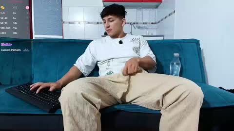 Snapshot of jacques_cardiet chatting on 05-14-26, 01:40 jacobo online show from 05-14-26, 01:40
