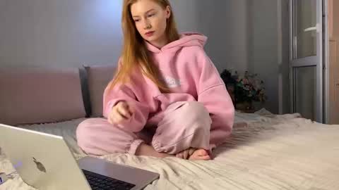 Snapshot of jacques_season chatting on 11-30-25, 08:24 Jacques Emily online show from 11-30-25, 08:24