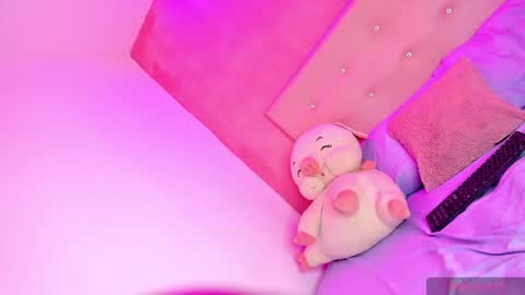 Snapshot of jaddy_lol chatting on 12-22-24, 04:39 Vanniall online show from 12-22-24, 04:39