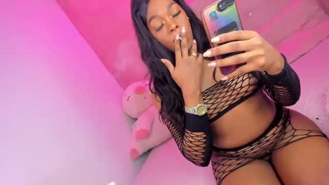 Snapshot of jaddy_lol chatting on 01-10-25, 05:58 Vanniall online show from 01-10-25, 05:58